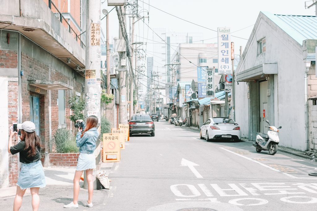 photo asian korea cafe street photography scaled e1635873177425