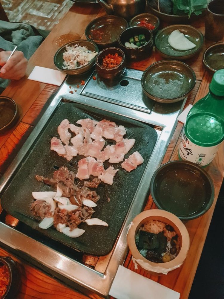 Food Etiquette In Korea Eat Korean Barbecue Like A Local
