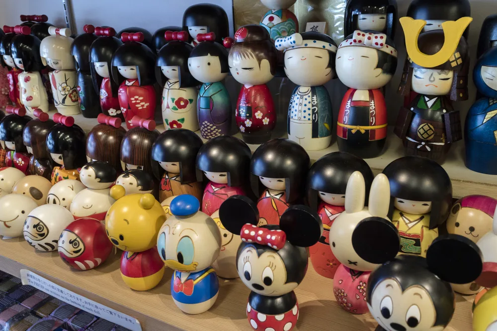 japanese characters as kokeshi dolls