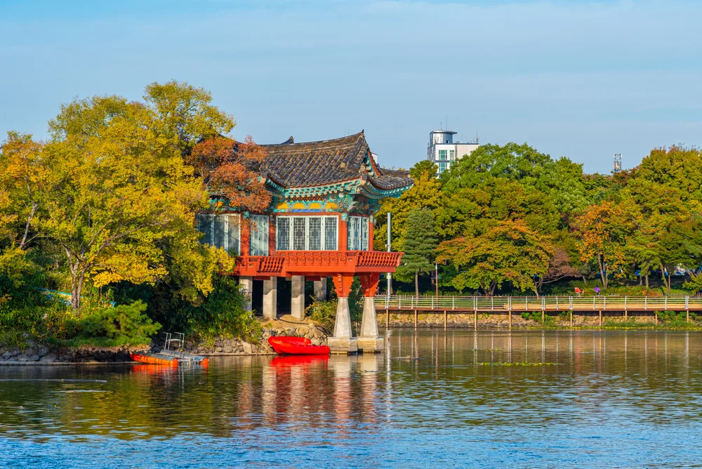 Pavilion at Duryu park in Daegu, 