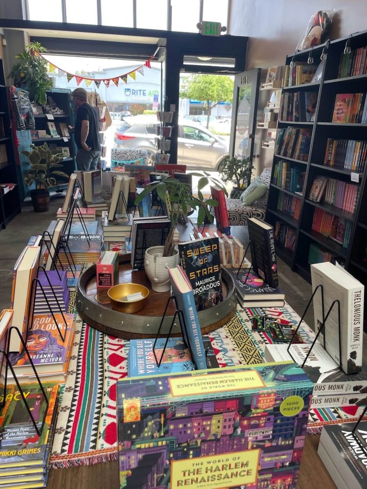 octavia bookshelf LA